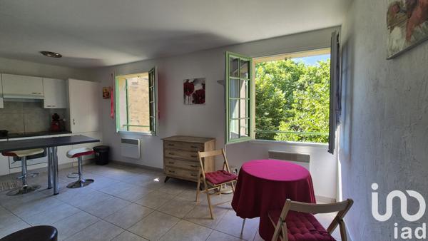 Location appartement 1 pièce 27 m² Uzès