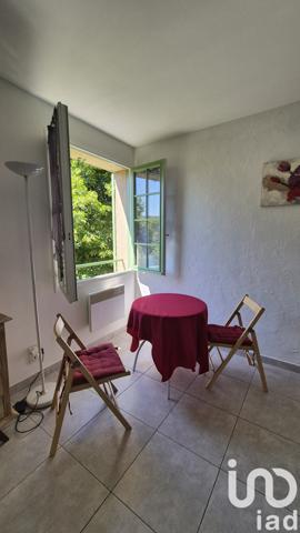 Location appartement 1 pièce 27 m² Uzès