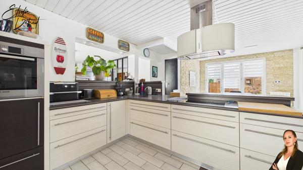 Maison
         8 pièces
        - 254 m² Exclusivité 479 000 € *