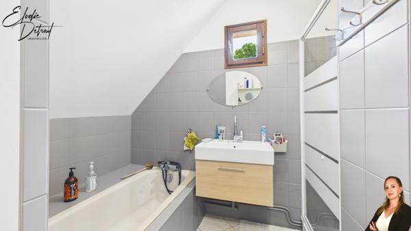 Maison
         8 pièces
        - 254 m² Exclusivité 479 000 € *