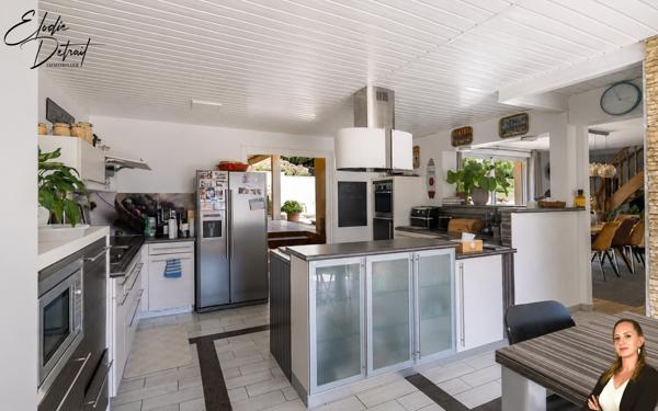 Maison
         8 pièces
        - 254 m² Exclusivité 479 000 € *