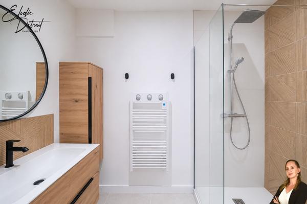 Maison
         8 pièces
        - 254 m² Exclusivité 479 000 € *