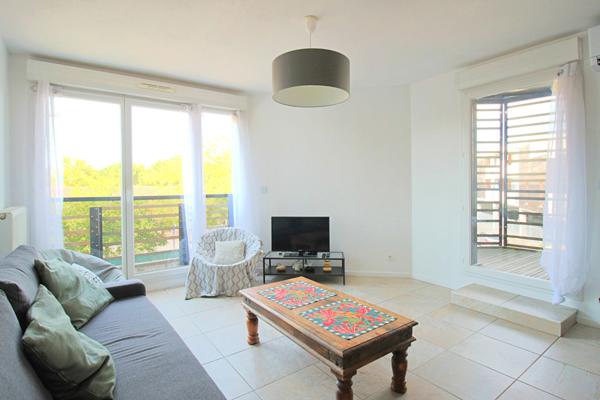 Appartement Cenon 3 pièces avec loggia et parking