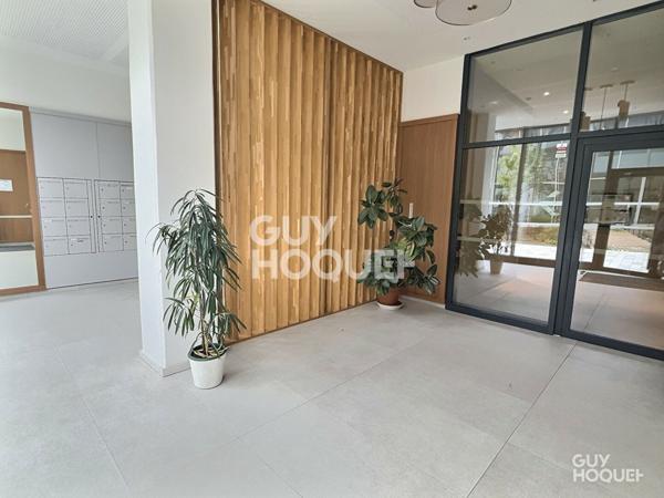 À VENDRE GRAND 4 PIÈCES de 82m² + BALCON de 25m² + PARKING SOUS-SOL