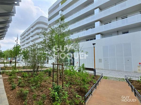 À VENDRE GRAND 4 PIÈCES de 82m² + BALCON de 25m² + PARKING SOUS-SOL