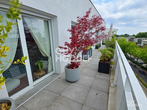 À VENDRE GRAND 4 PIÈCES de 82m² + BALCON de 25m² + PARKING SOUS-SOL