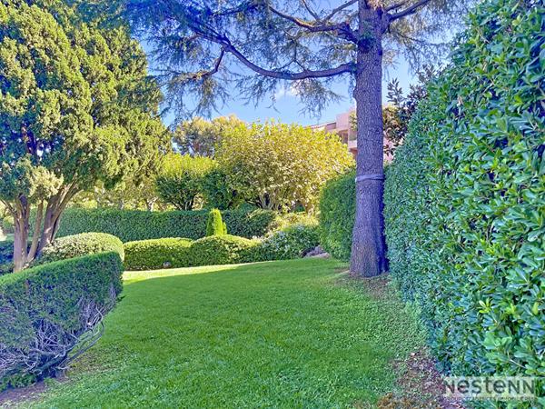 Antibes -Badine-dernier étage