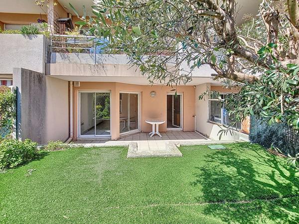 LE CALME EN PLEIN COEUR DU VILLAGE DE ST BARNABE - Appartement T3 - 2 chambres - en Rez-de-Jardin avec Jardin Privé 13012