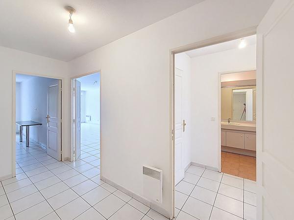 LE CALME EN PLEIN COEUR DU VILLAGE DE ST BARNABE - Appartement T3 - 2 chambres - en Rez-de-Jardin avec Jardin Privé 13012