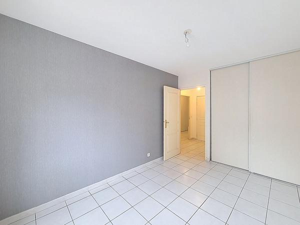 LE CALME EN PLEIN COEUR DU VILLAGE DE ST BARNABE - Appartement T3 - 2 chambres - en Rez-de-Jardin avec Jardin Privé 13012
