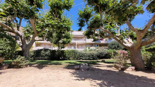 LE CALME EN PLEIN COEUR DU VILLAGE DE ST BARNABE - Appartement T3 - 2 chambres - en Rez-de-Jardin avec Jardin Privé 13012