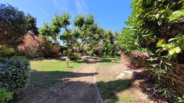 LE CALME EN PLEIN COEUR DU VILLAGE DE ST BARNABE - Appartement T3 - 2 chambres - en Rez-de-Jardin avec Jardin Privé 13012