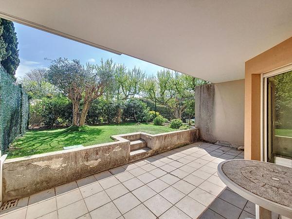 LE CALME EN PLEIN COEUR DU VILLAGE DE ST BARNABE - Appartement T3 - 2 chambres - en Rez-de-Jardin avec Jardin Privé 13012