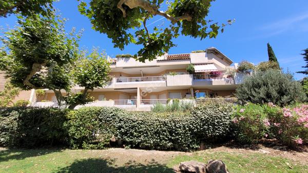 LE CALME EN PLEIN COEUR DU VILLAGE DE ST BARNABE - Appartement T3 - 2 chambres - en Rez-de-Jardin avec Jardin Privé 13012