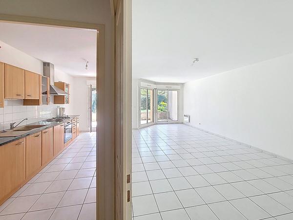 LE CALME EN PLEIN COEUR DU VILLAGE DE ST BARNABE - Appartement T3 - 2 chambres - en Rez-de-Jardin avec Jardin Privé 13012