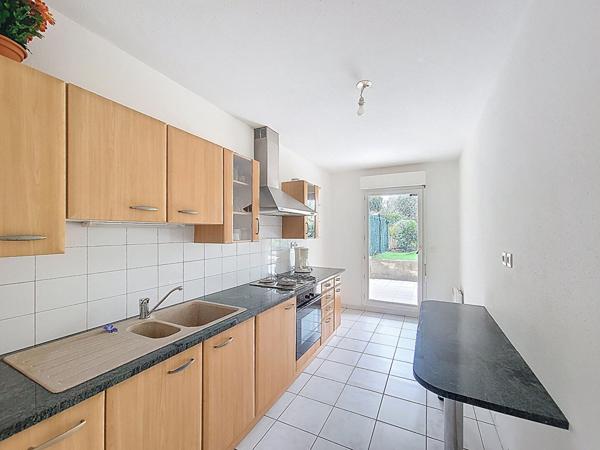LE CALME EN PLEIN COEUR DU VILLAGE DE ST BARNABE - Appartement T3 - 2 chambres - en Rez-de-Jardin avec Jardin Privé 13012