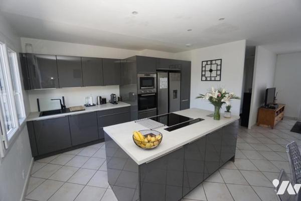 Pavillon T4 VERS SUR SELLE