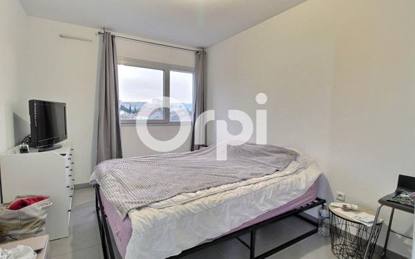 Appartement à vendre    3 pièces • 52,70 m2 Marseille 10