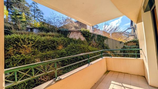 Appartement à CHARBONNIERES-LES-BAINS, 69260 - 4 pièces 130m²