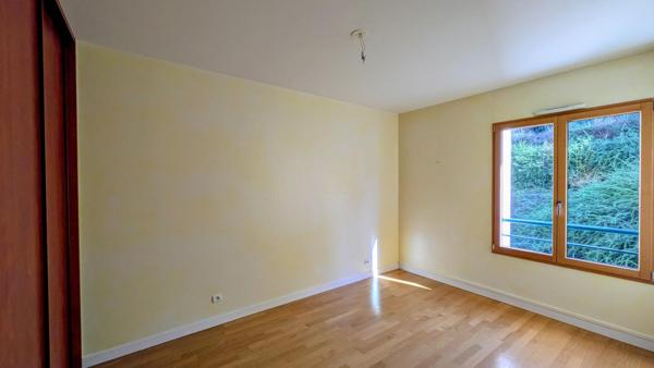 Appartement à CHARBONNIERES-LES-BAINS, 69260 - 4 pièces 130m²