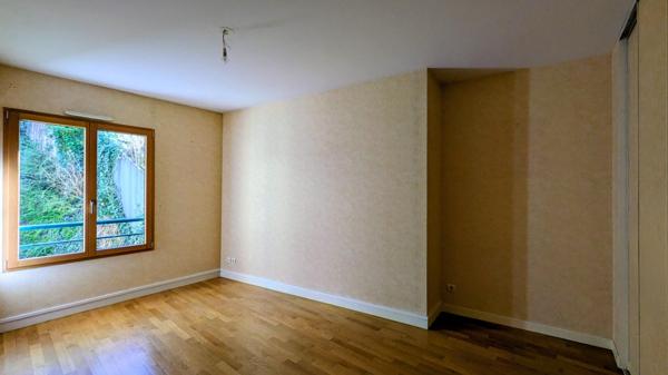 Appartement à CHARBONNIERES-LES-BAINS, 69260 - 4 pièces 130m²