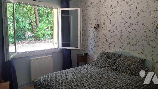 Une maison d'habitation édifiée sur sous-sol d'une surface habitable de 105m² environ comprenan...