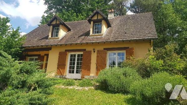 Une maison d'habitation édifiée sur sous-sol d'une surface habitable de 105m² environ comprenan...