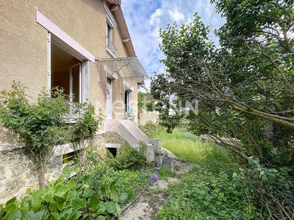 A vendre charmante maison individuelle à Fontenay Le Fleury sur terrain de 500m².