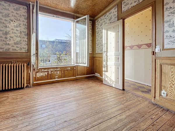 A vendre charmante maison individuelle à Fontenay Le Fleury sur terrain de 500m².