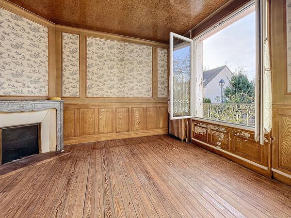 A vendre charmante maison individuelle à Fontenay Le Fleury sur terrain de 500m².