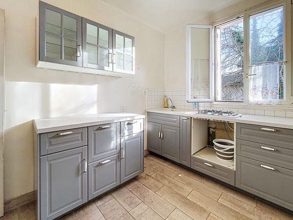 A vendre charmante maison individuelle à Fontenay Le Fleury sur terrain de 500m².