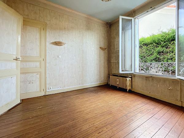 A vendre charmante maison individuelle à Fontenay Le Fleury sur terrain de 500m².