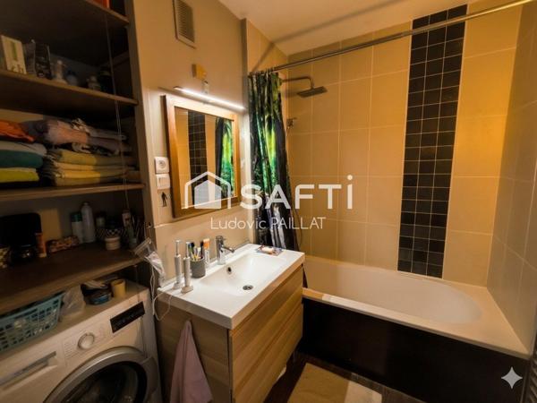 2ème avec ascenseur, ensoleillé et calme