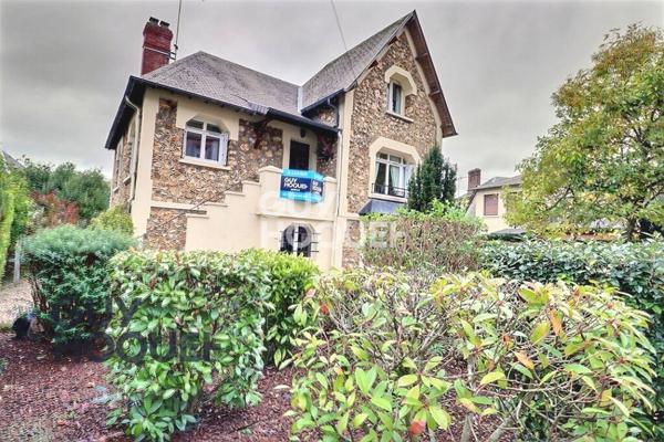 Charmante maison familiale avec sous-sol complet et jardin