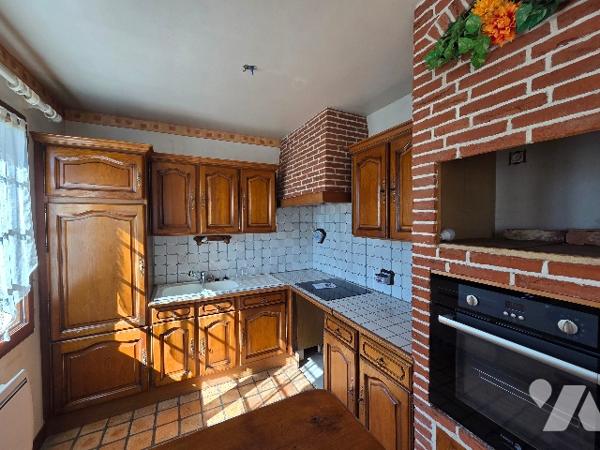 YVETOT, pavillon d'~101 m², sur sous sol complet, 2 chambres, 1 bureau sur terrain d'~ 680m².