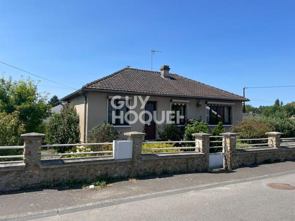 10 Km de BERNAY, dans un bourg tous commerces