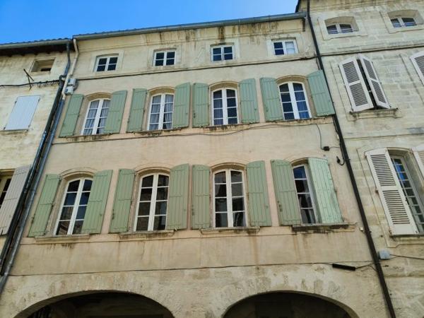 Maison Villeneuve-lès-Avignon 240 m²