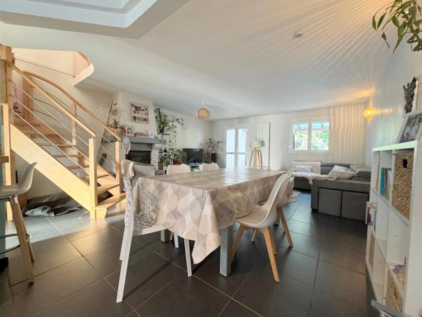 Maison à louer 7 pièces PELLOUAILLES LES VIGNES (49)