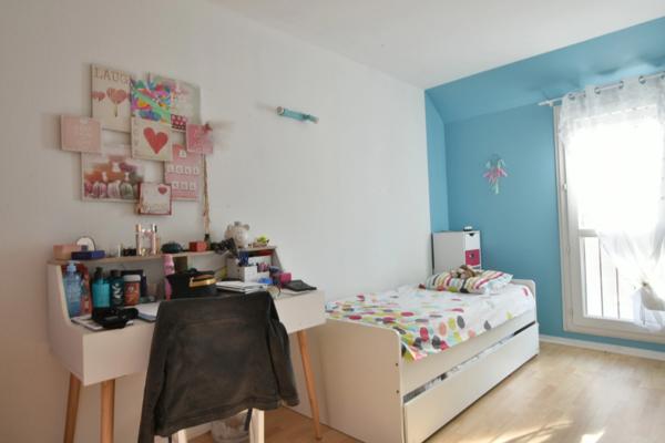 Maison à louer 7 pièces PELLOUAILLES LES VIGNES (49)