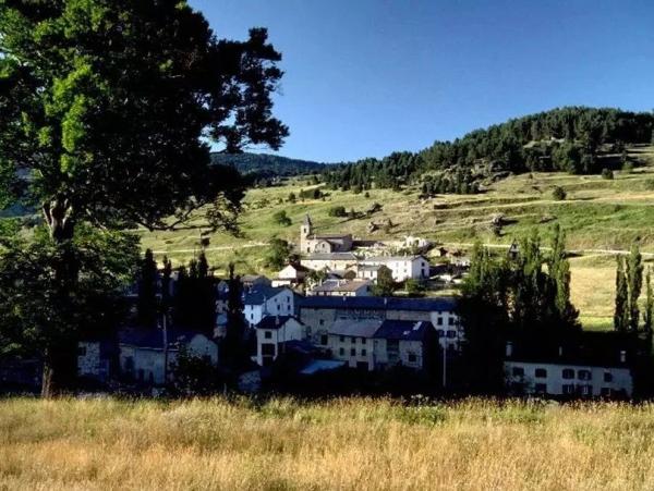 Vente                                                      Terrain
                        
                                         925 m2                     à Puyvalador