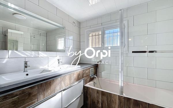 Maison à vendre    10 pièces •  Cournon-d'Auvergne