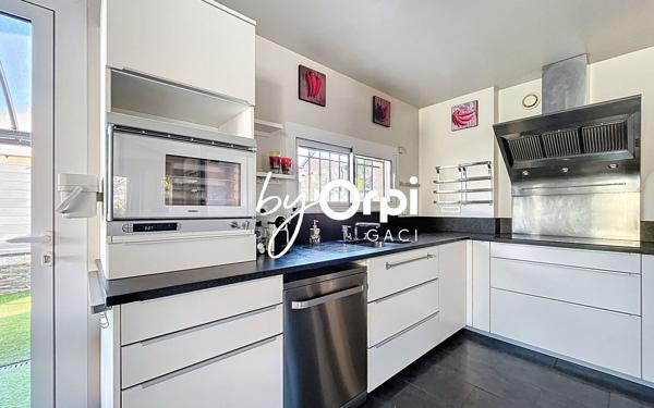 Maison à vendre    10 pièces •  Cournon-d'Auvergne