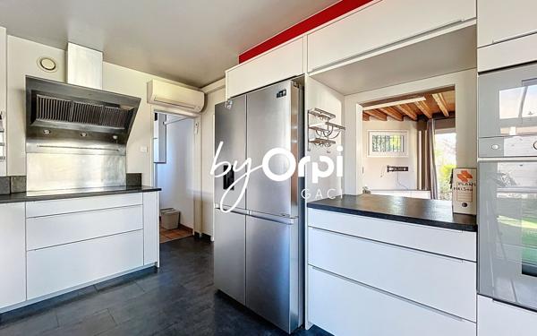 Maison à vendre    10 pièces •  Cournon-d'Auvergne