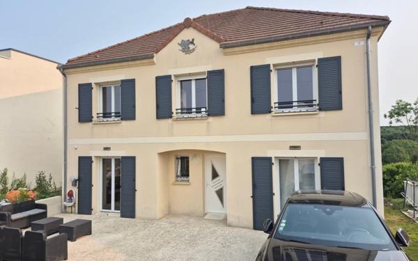 Maison à vendre    5 pièces • 154 m2 Crécy-la-Chapelle