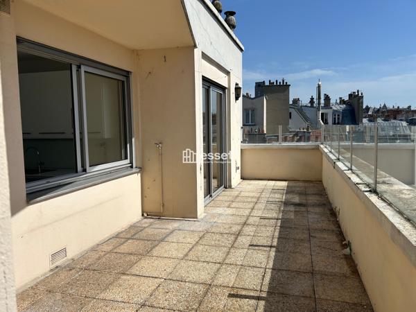 Location Appartement 4 pièces 109.4 m² - Paris 75016