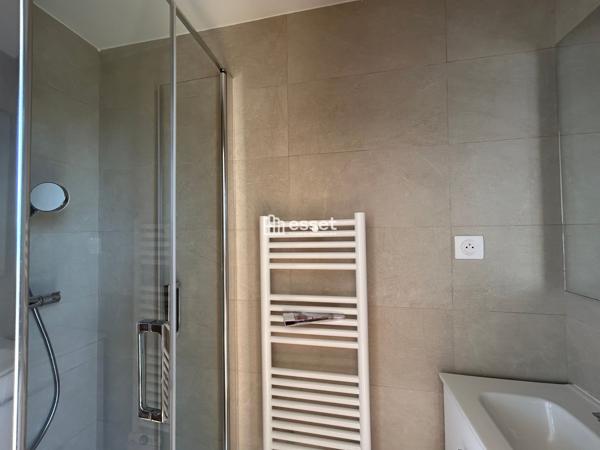Location Appartement 4 pièces 109.4 m² - Paris 75016