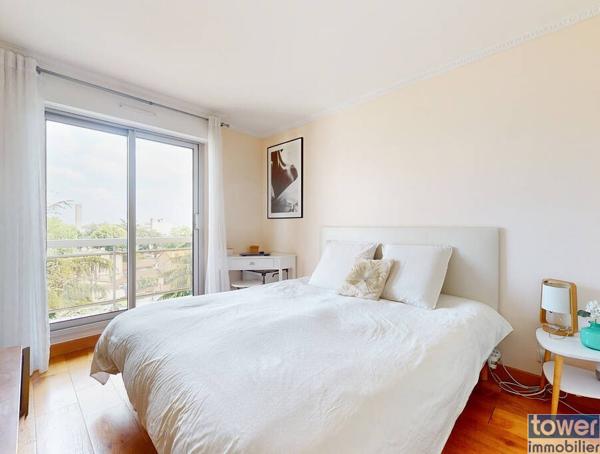 Rare appartement avec balcon proximité Mairie LILAS