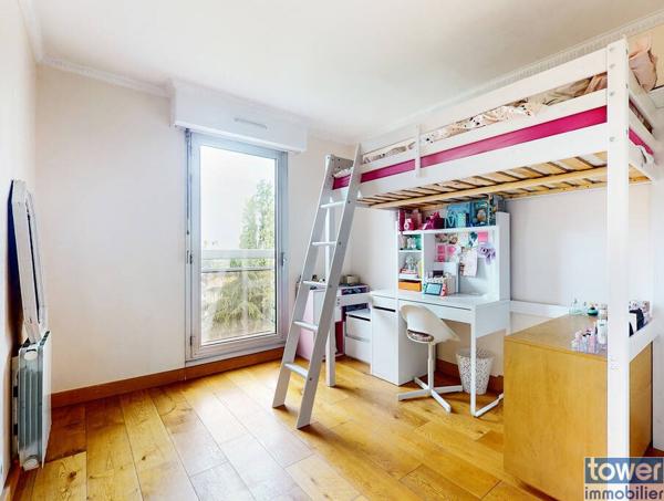 Rare appartement avec balcon proximité Mairie LILAS