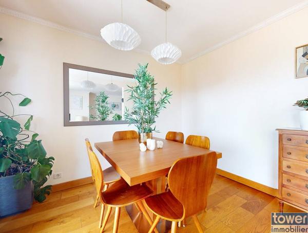 Rare appartement avec balcon proximité Mairie LILAS