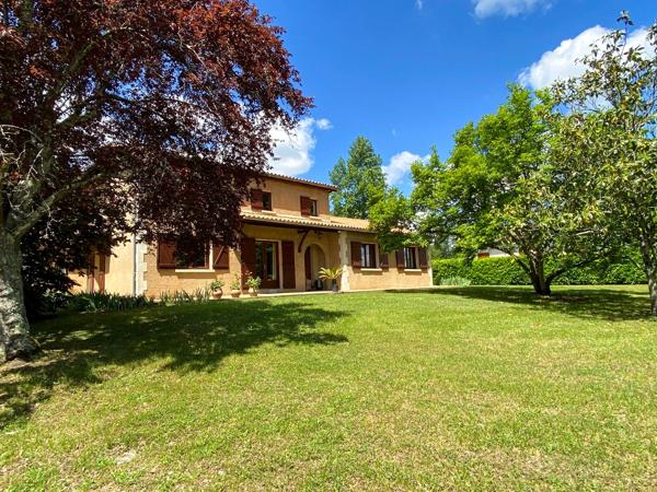 Maison
         13 pièces
        - 285 m² 490 000 € *